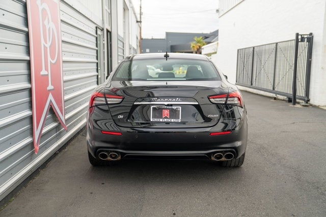 2022 Maserati Ghibli Modena Q4