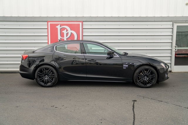 2022 Maserati Ghibli Modena Q4