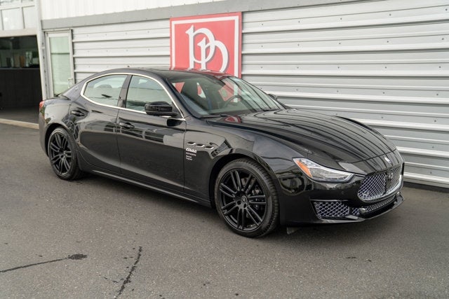 2022 Maserati Ghibli Modena Q4
