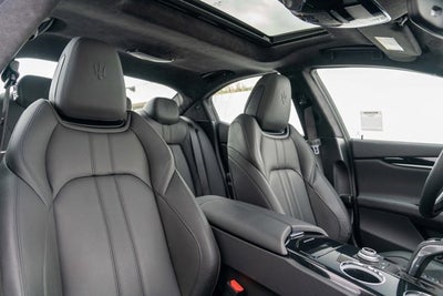 2022 Maserati Ghibli Modena Q4