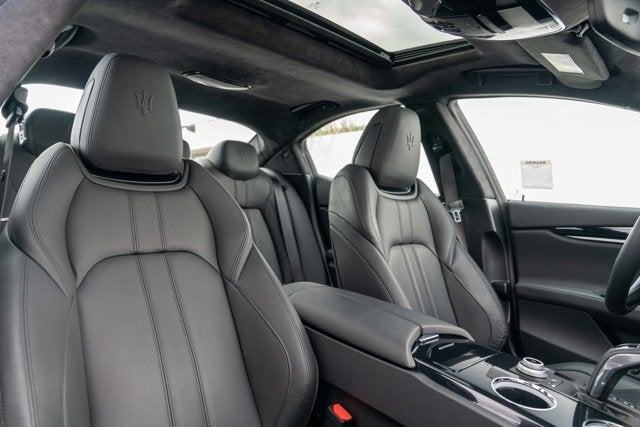 2022 Maserati Ghibli Modena Q4