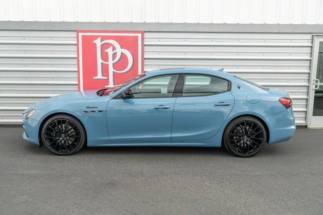 2022 Maserati Ghibli Modena Q4