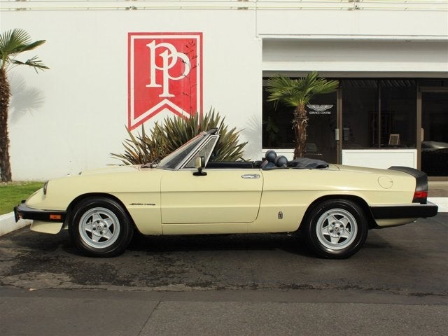 1984 Alfa Romeo Spider Veloce Base