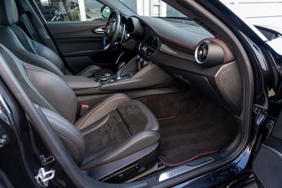 2017 Alfa Romeo Giulia Quadrifoglio