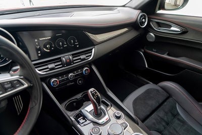 2020 Alfa Romeo Giulia Quadrifoglio