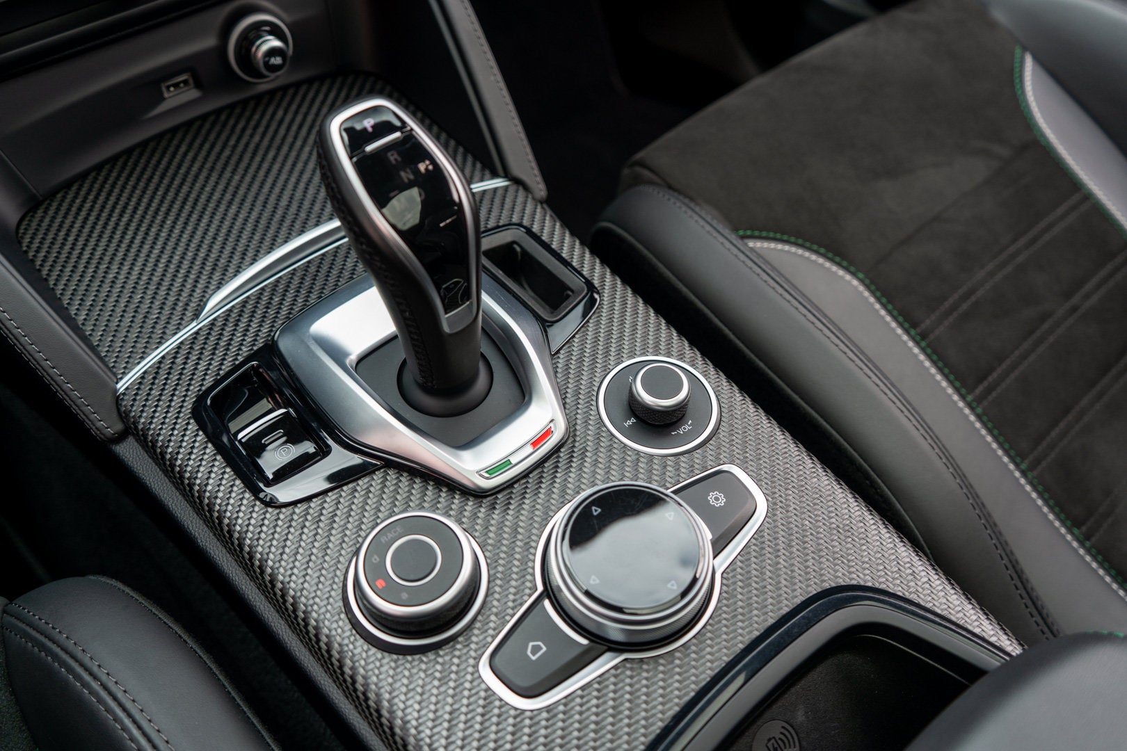 2024 Alfa Romeo Stelvio Quadrifoglio
