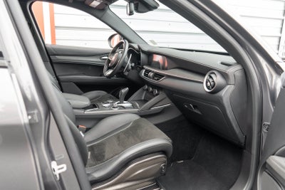 2024 Alfa Romeo Stelvio Quadrifoglio