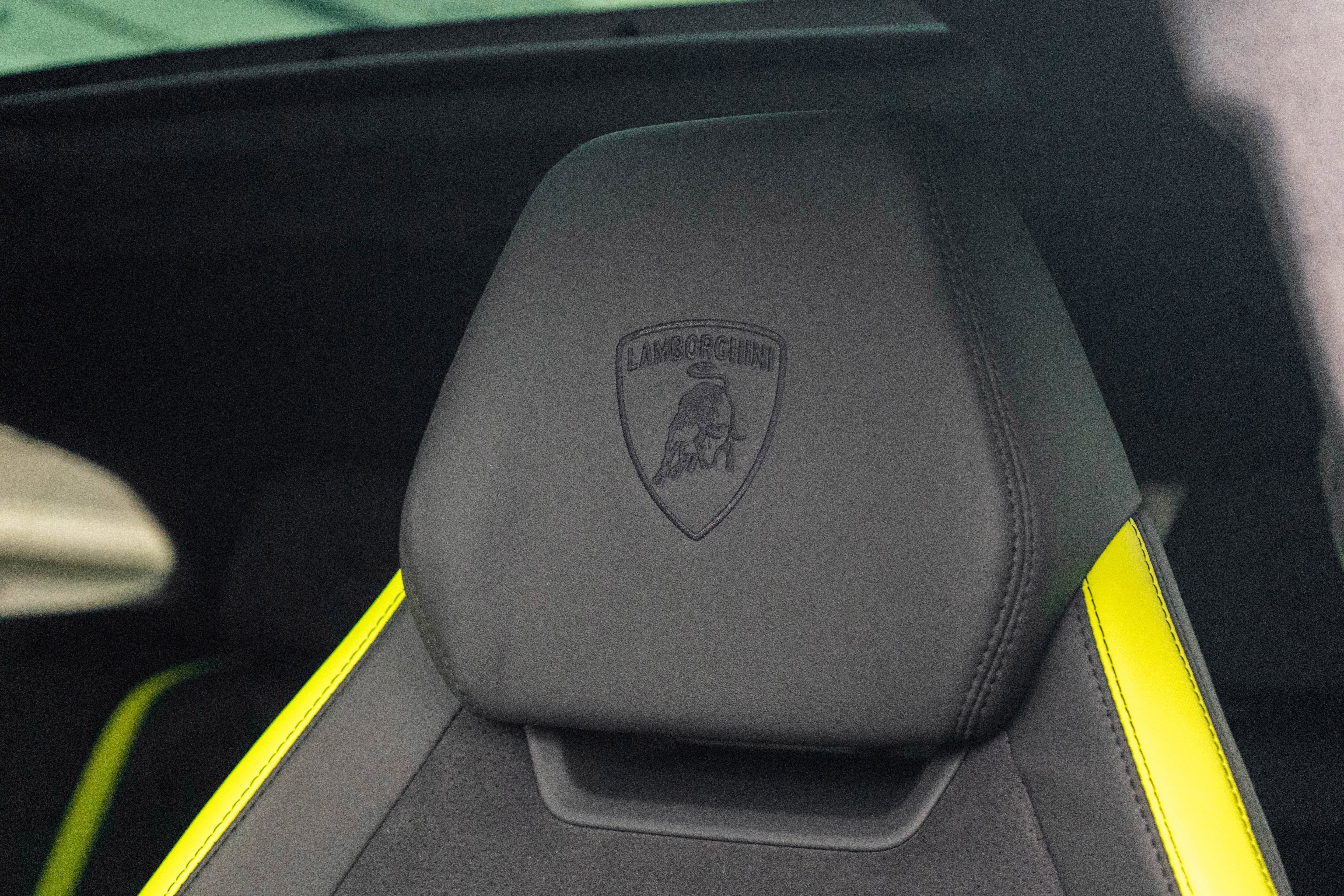 2021 Lamborghini Urus Graphite Capsule