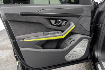 2021 Lamborghini Urus Graphite Capsule