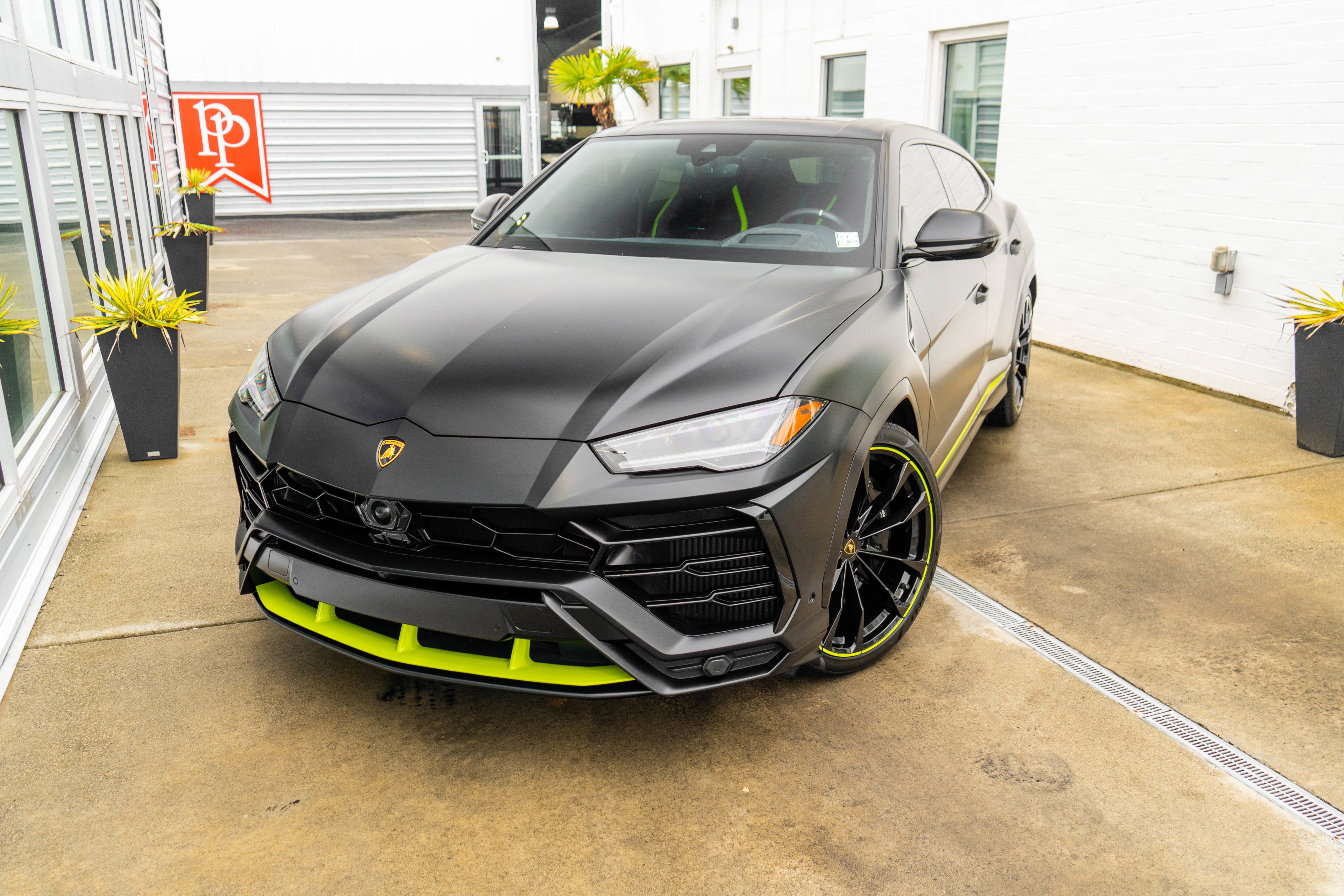 2021 Lamborghini Urus Graphite Capsule