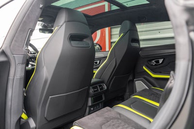 2021 Lamborghini Urus Graphite Capsule