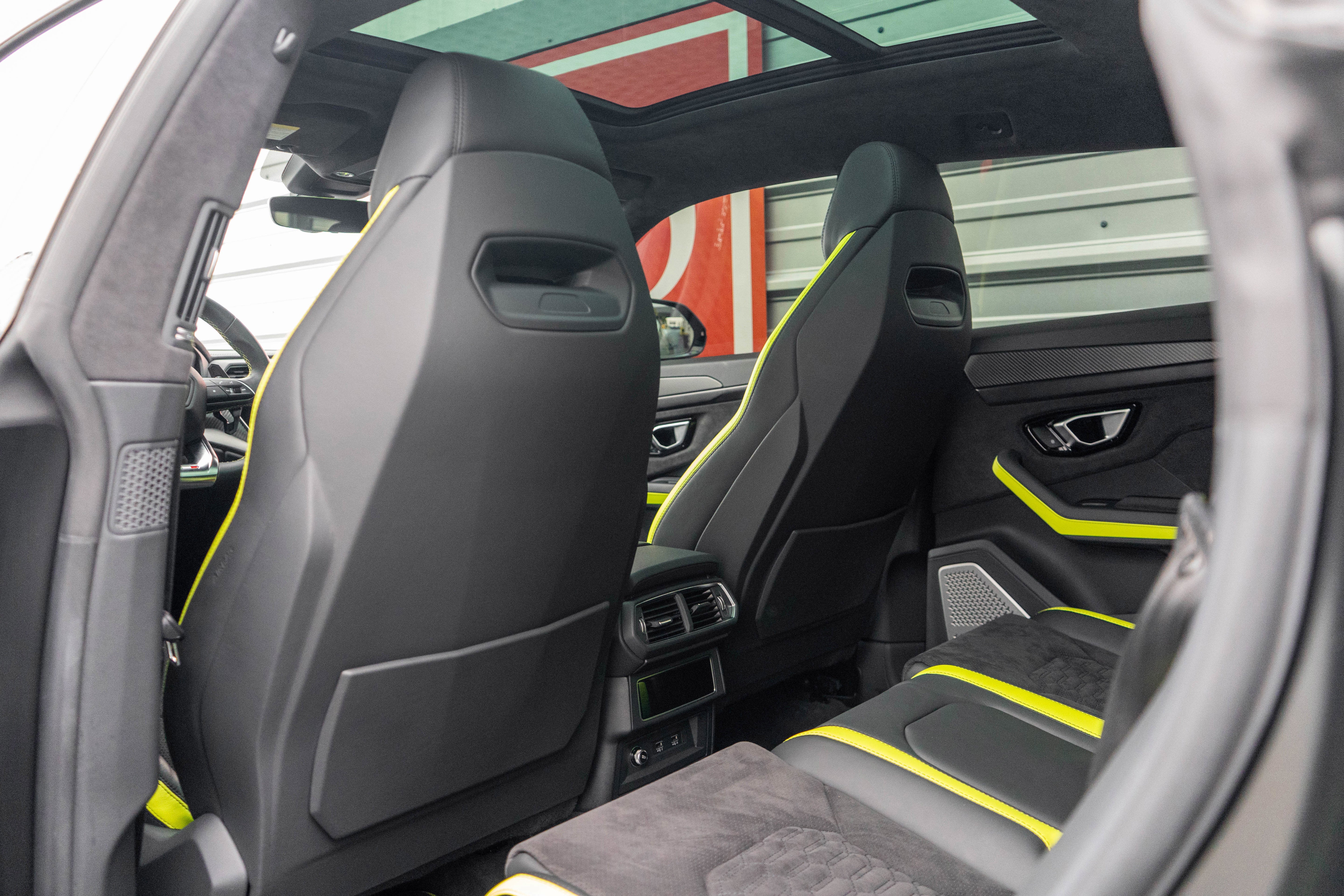 2021 Lamborghini Urus Graphite Capsule