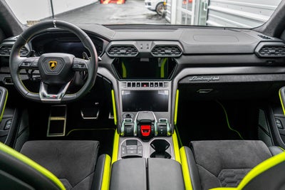 2021 Lamborghini Urus Graphite Capsule