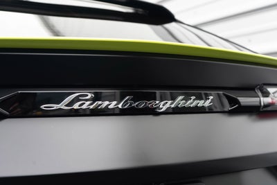 2021 Lamborghini Urus Graphite Capsule