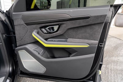 2021 Lamborghini Urus Graphite Capsule