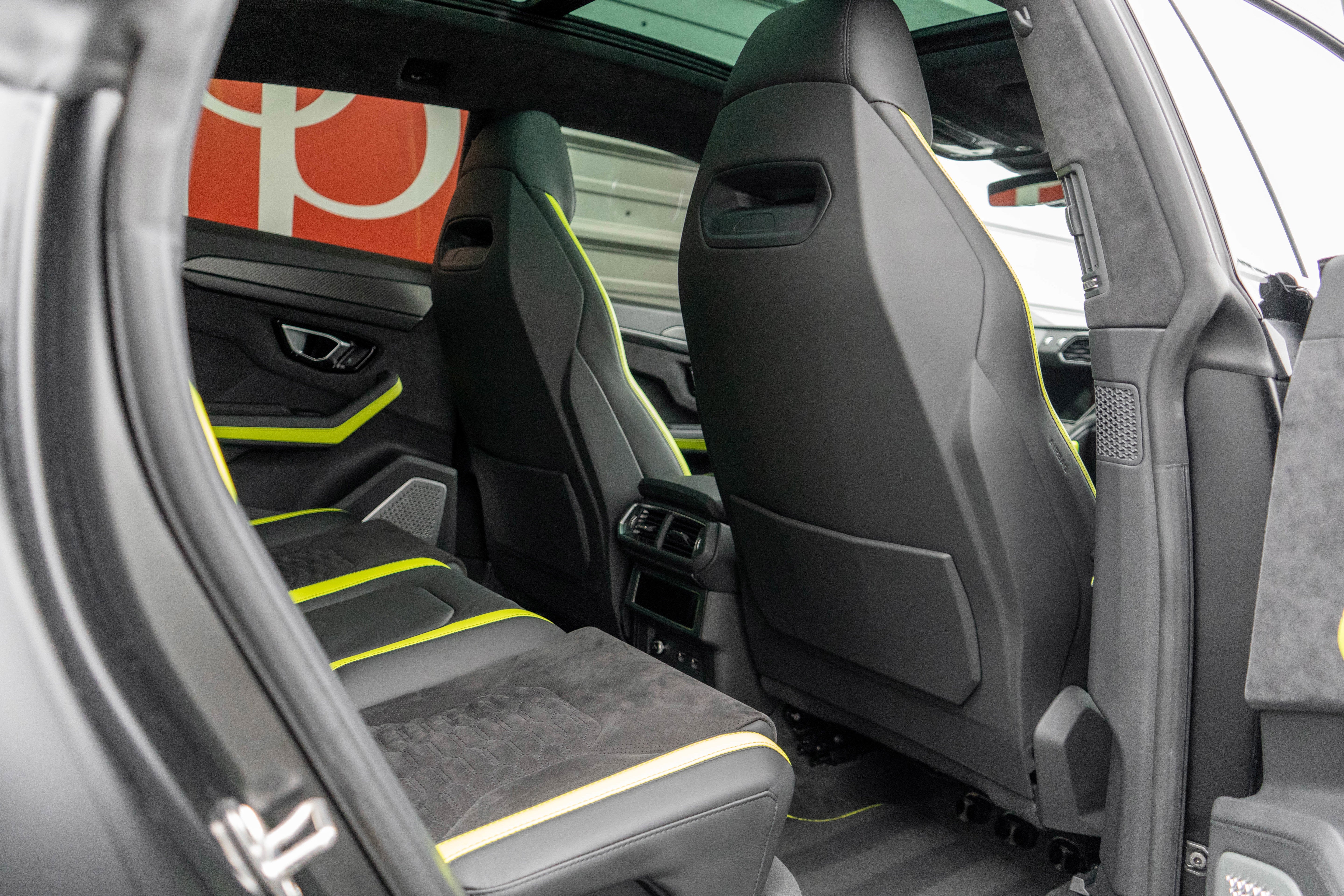 2021 Lamborghini Urus Graphite Capsule