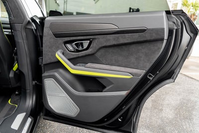 2021 Lamborghini Urus Graphite Capsule