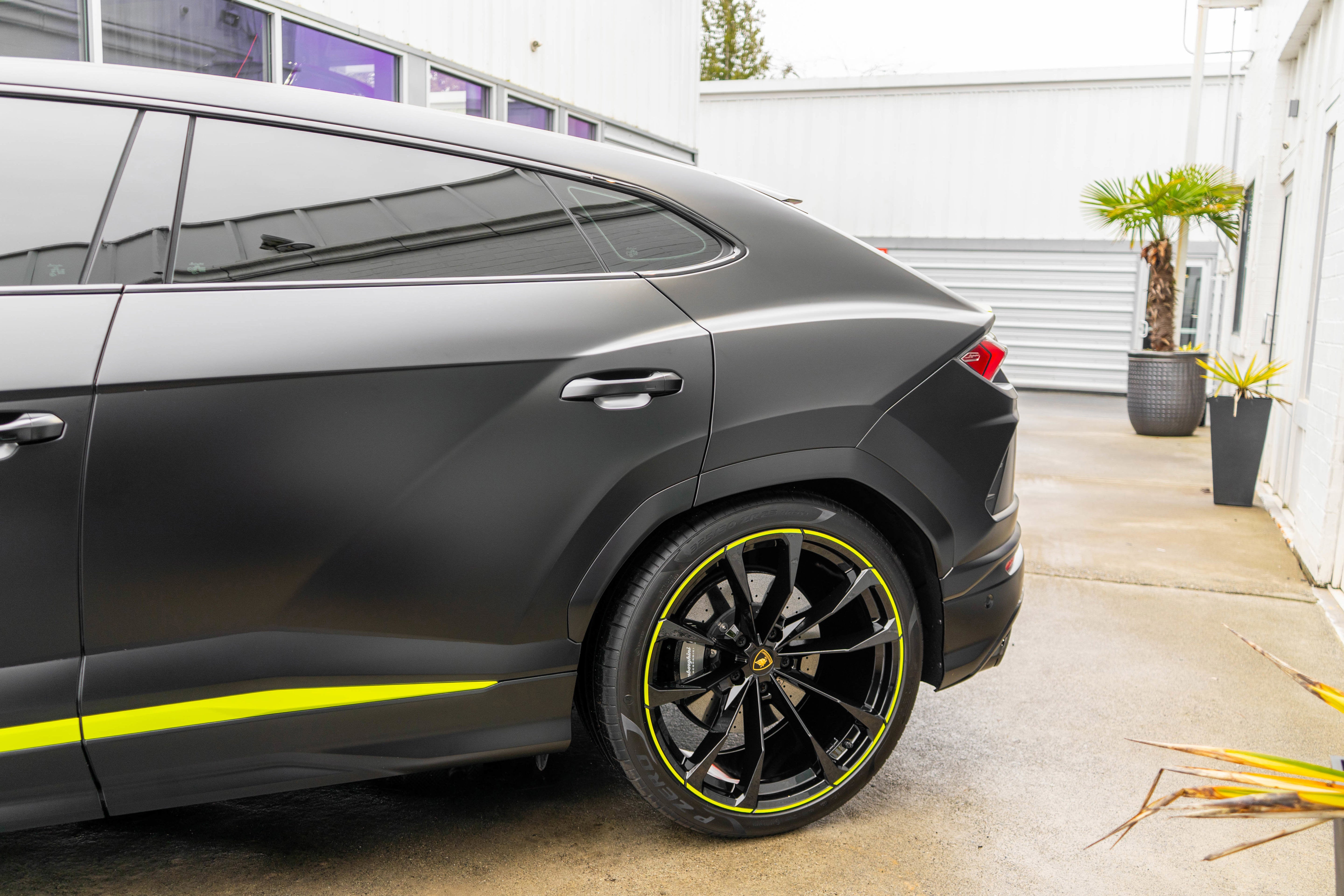 2021 Lamborghini Urus Graphite Capsule