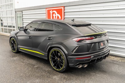 2021 Lamborghini Urus Graphite Capsule