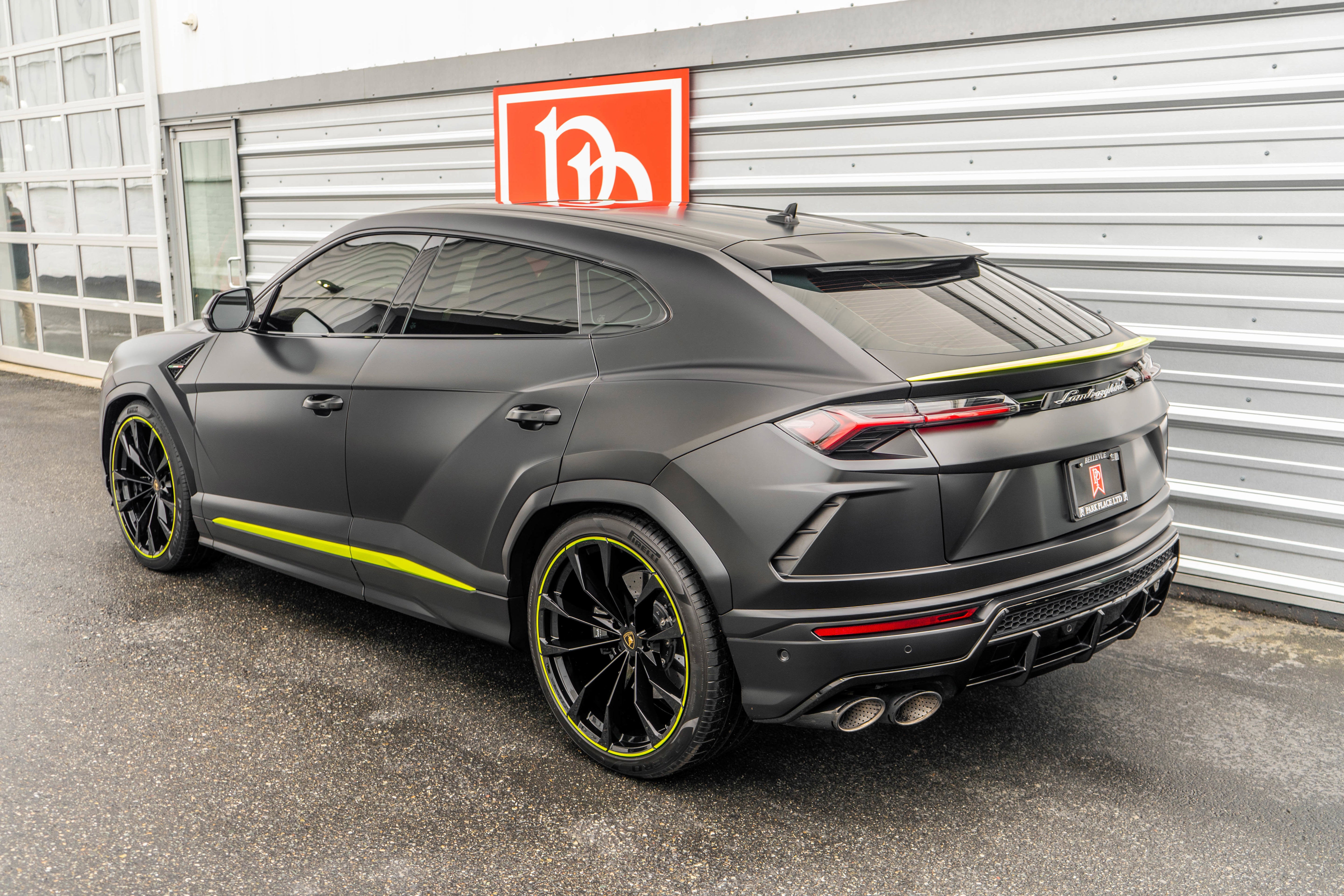 2021 Lamborghini Urus Graphite Capsule