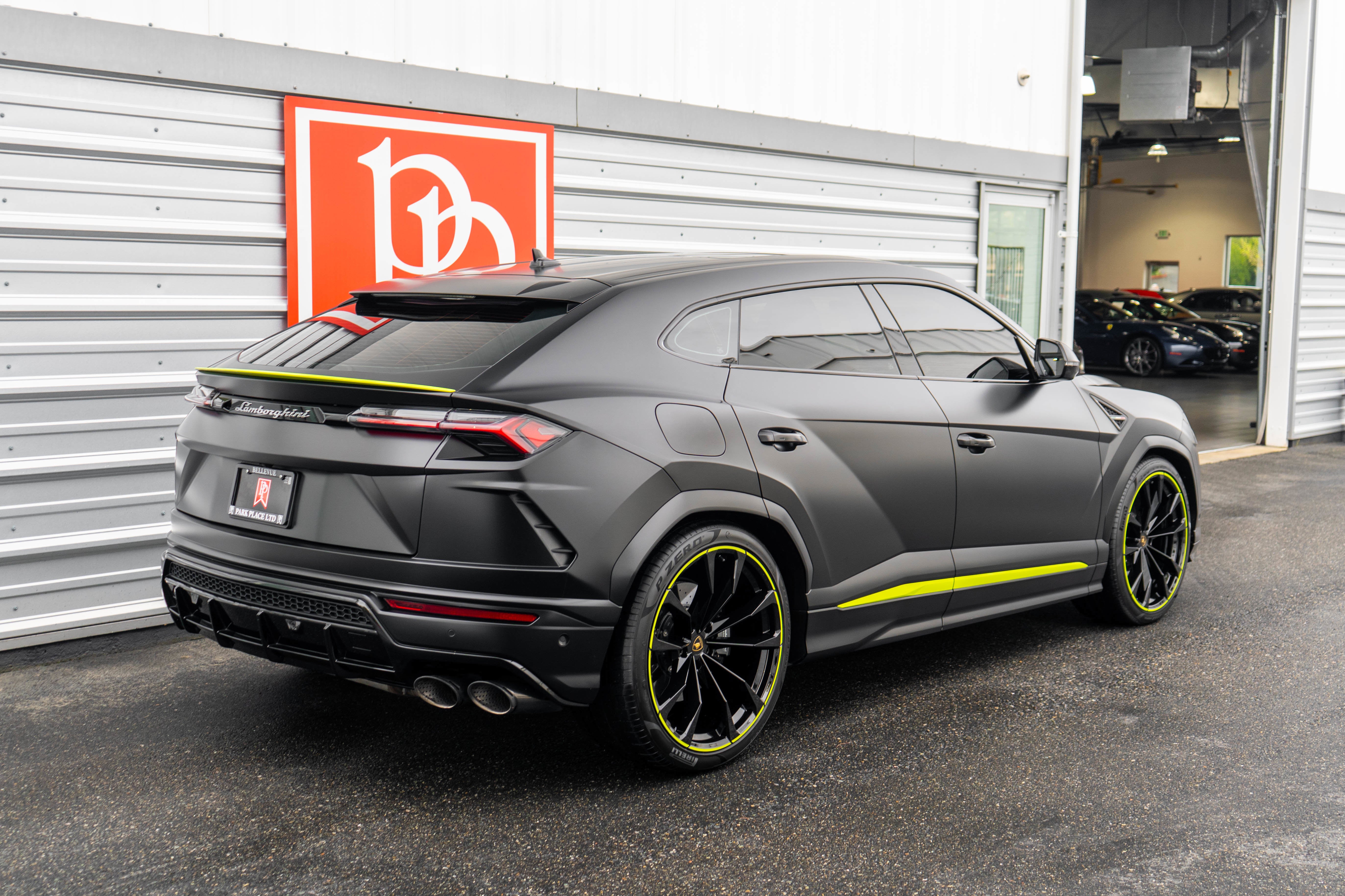 2021 Lamborghini Urus Graphite Capsule