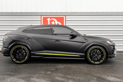 2021 Lamborghini Urus Graphite Capsule