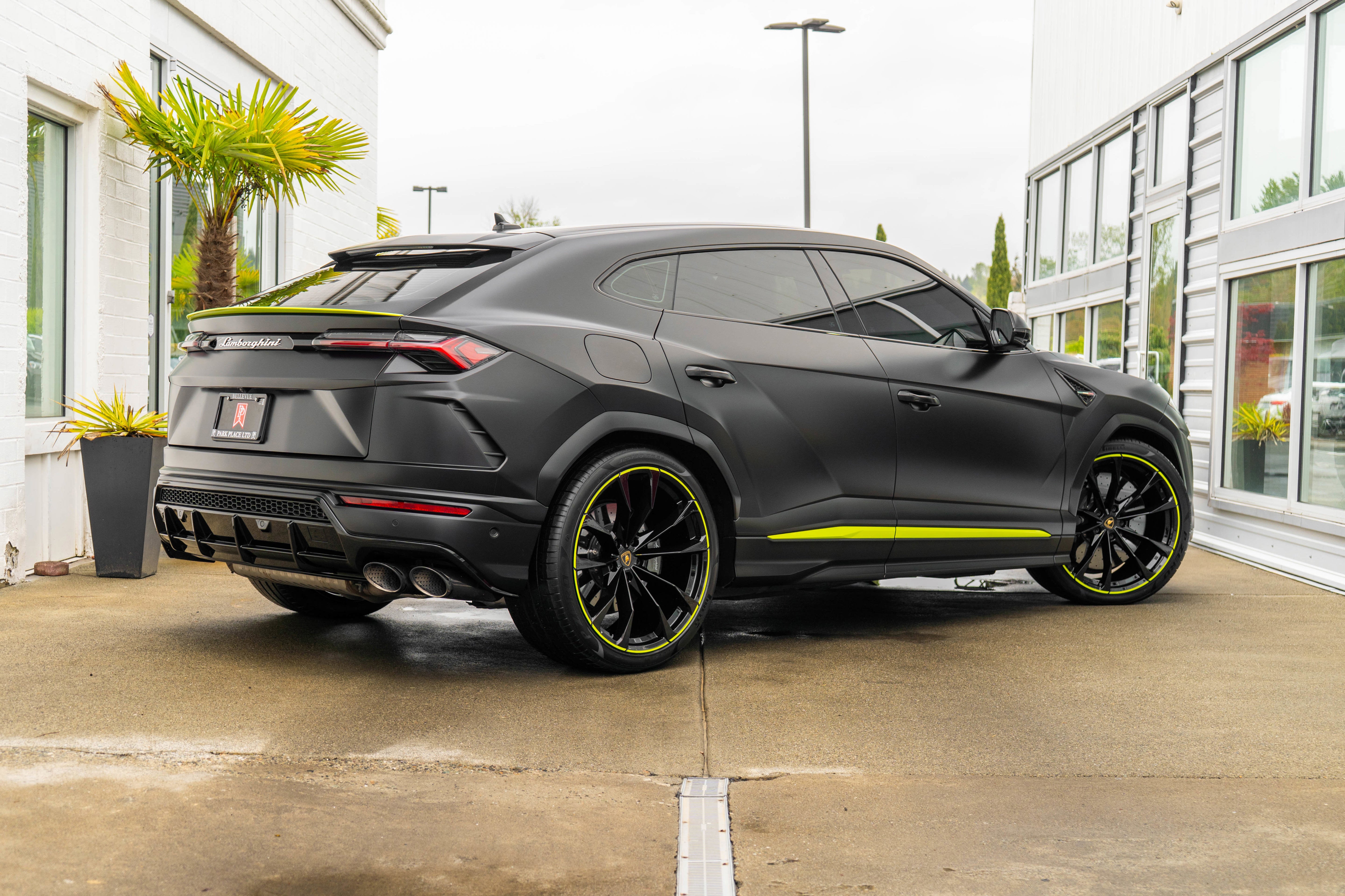 2021 Lamborghini Urus Graphite Capsule