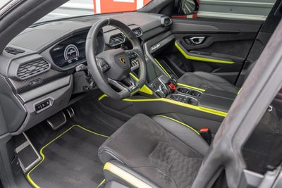 2021 Lamborghini Urus Graphite Capsule
