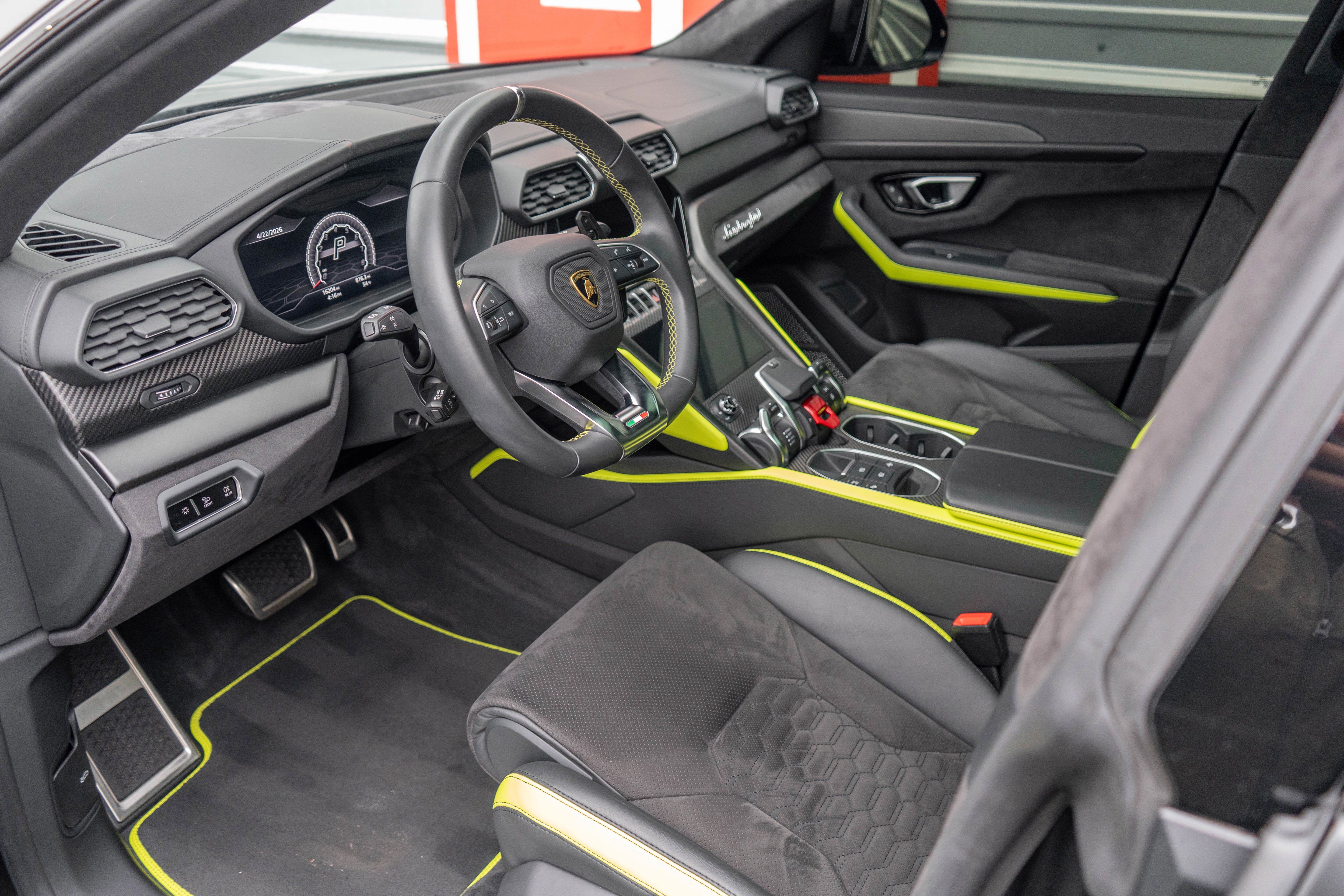 2021 Lamborghini Urus Graphite Capsule