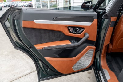 2022 Lamborghini Urus AWD
