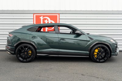 2022 Lamborghini Urus AWD
