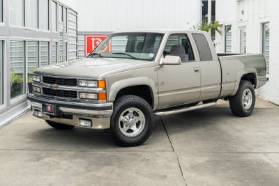 1998 Chevrolet C/K 2500 HD Ext Cab 141.5" WB 4WD C6P