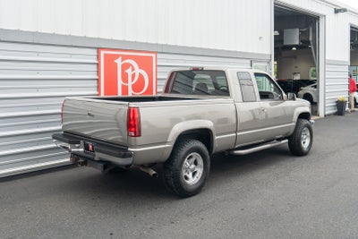 1998 Chevrolet C/K 2500 HD Ext Cab 141.5" WB 4WD C6P