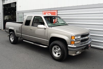 1998 Chevrolet C/K 2500 HD Ext Cab 141.5" WB 4WD C6P