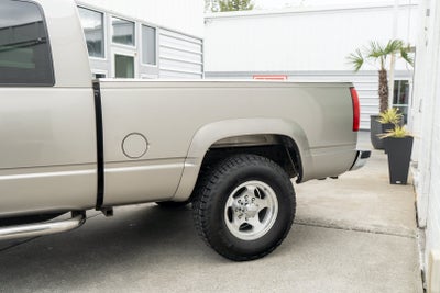 1998 Chevrolet C/K 2500 HD Ext Cab 141.5" WB 4WD C6P
