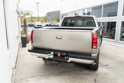 1998 Chevrolet C/K 2500 HD Ext Cab 141.5" WB 4WD C6P