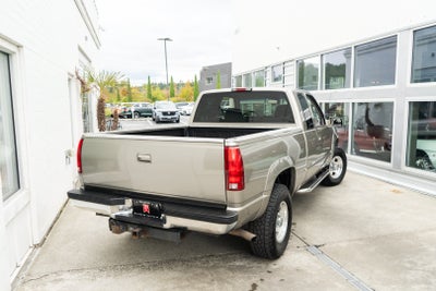 1998 Chevrolet C/K 2500 HD Ext Cab 141.5" WB 4WD C6P