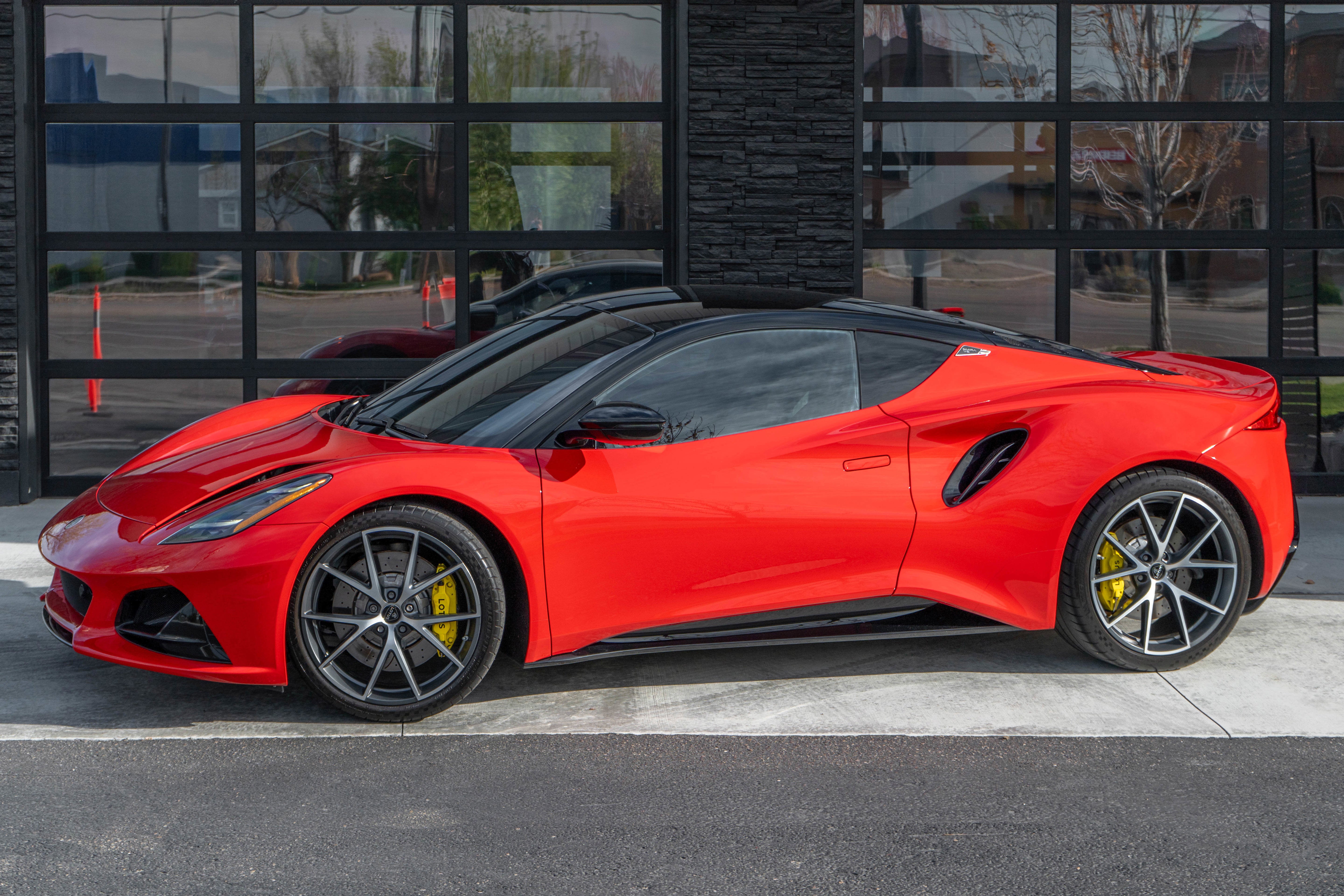2025 Lotus Emira V6