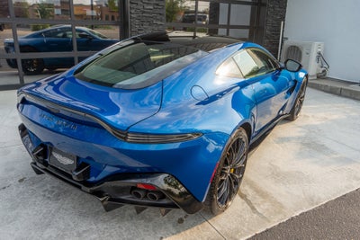 2022 Aston Martin Vantage Base