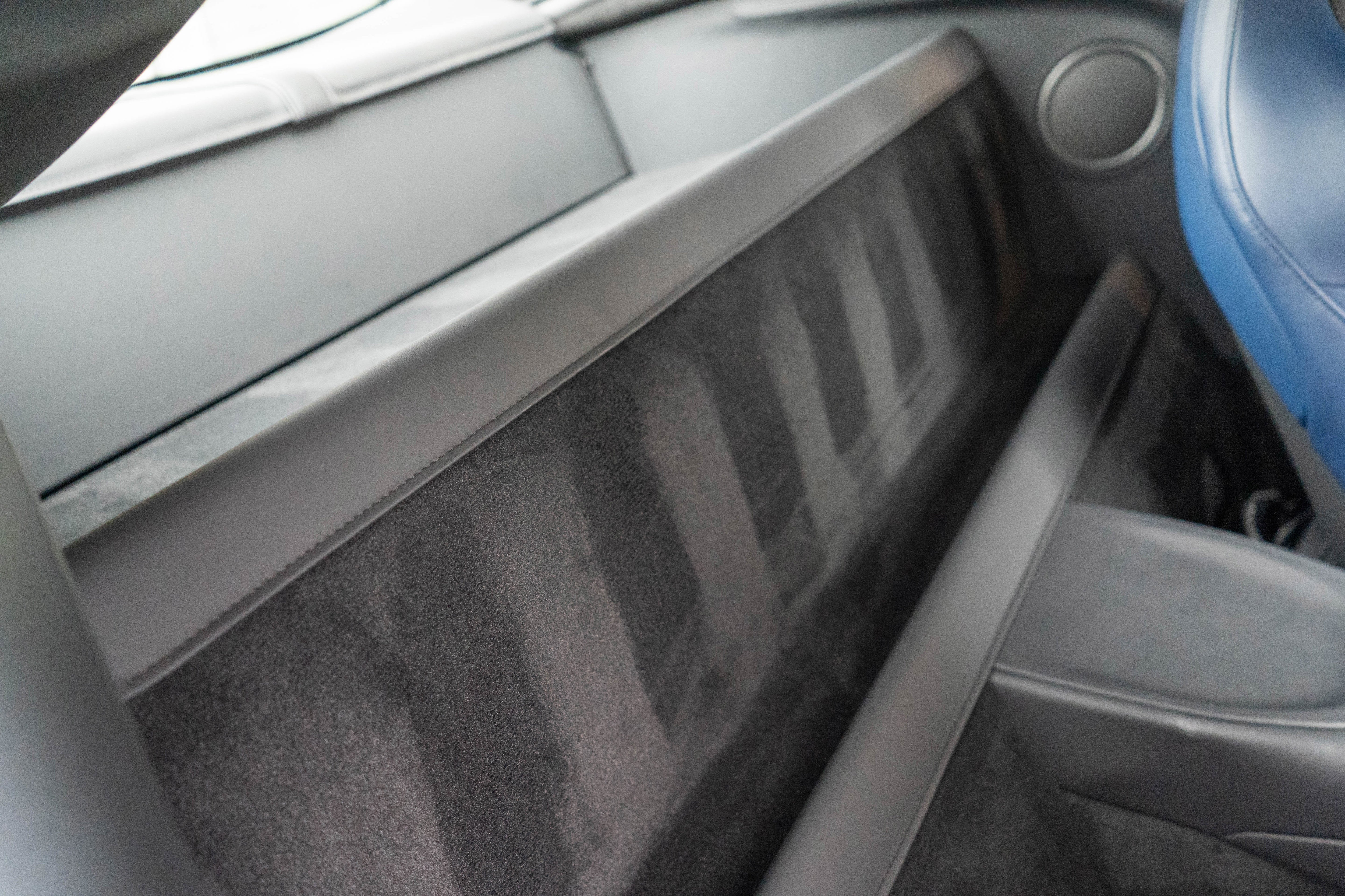 2022 Aston Martin Vantage Base