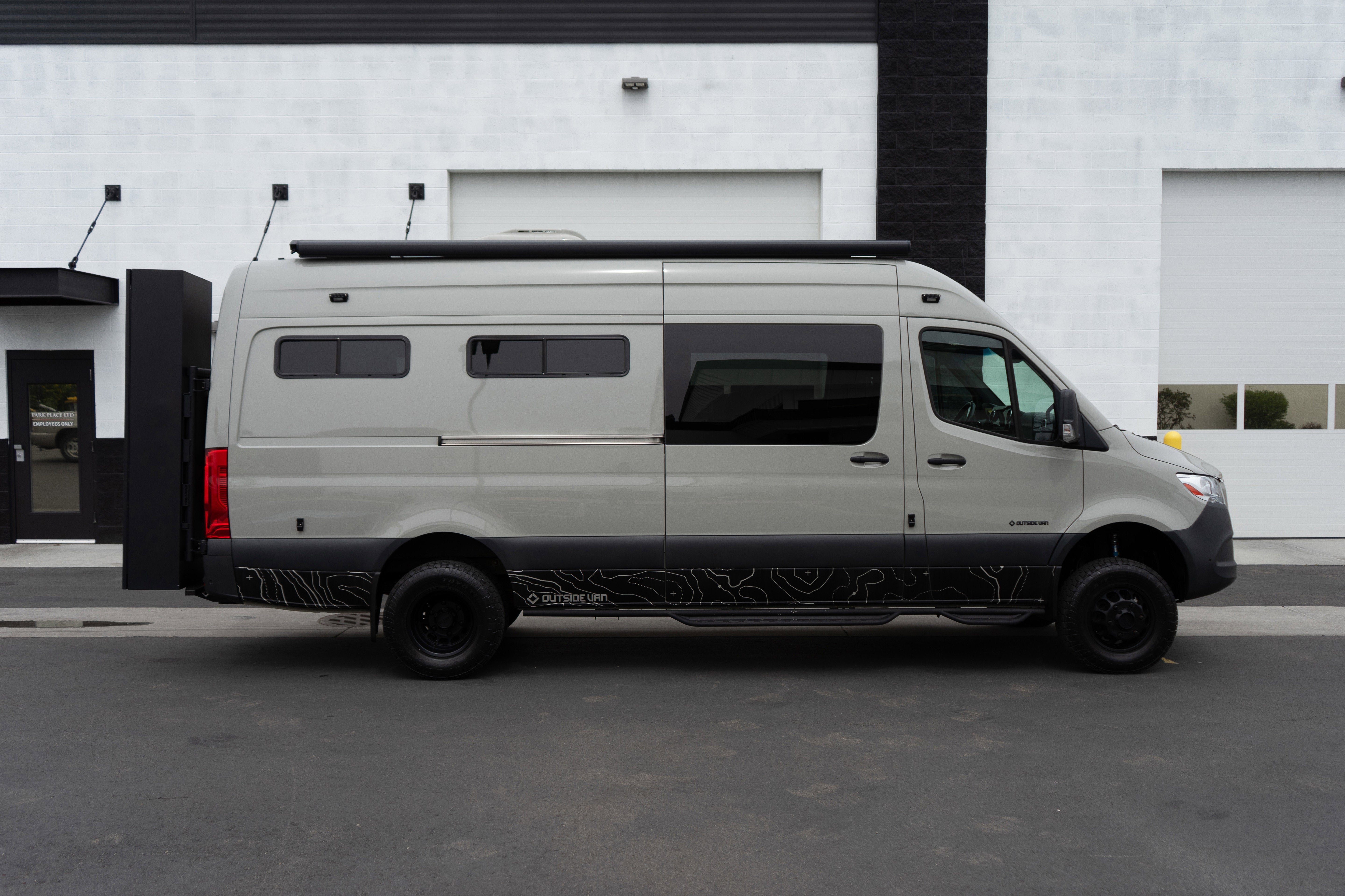 2020 Mercedes-Benz Sprinter Crew Van Base