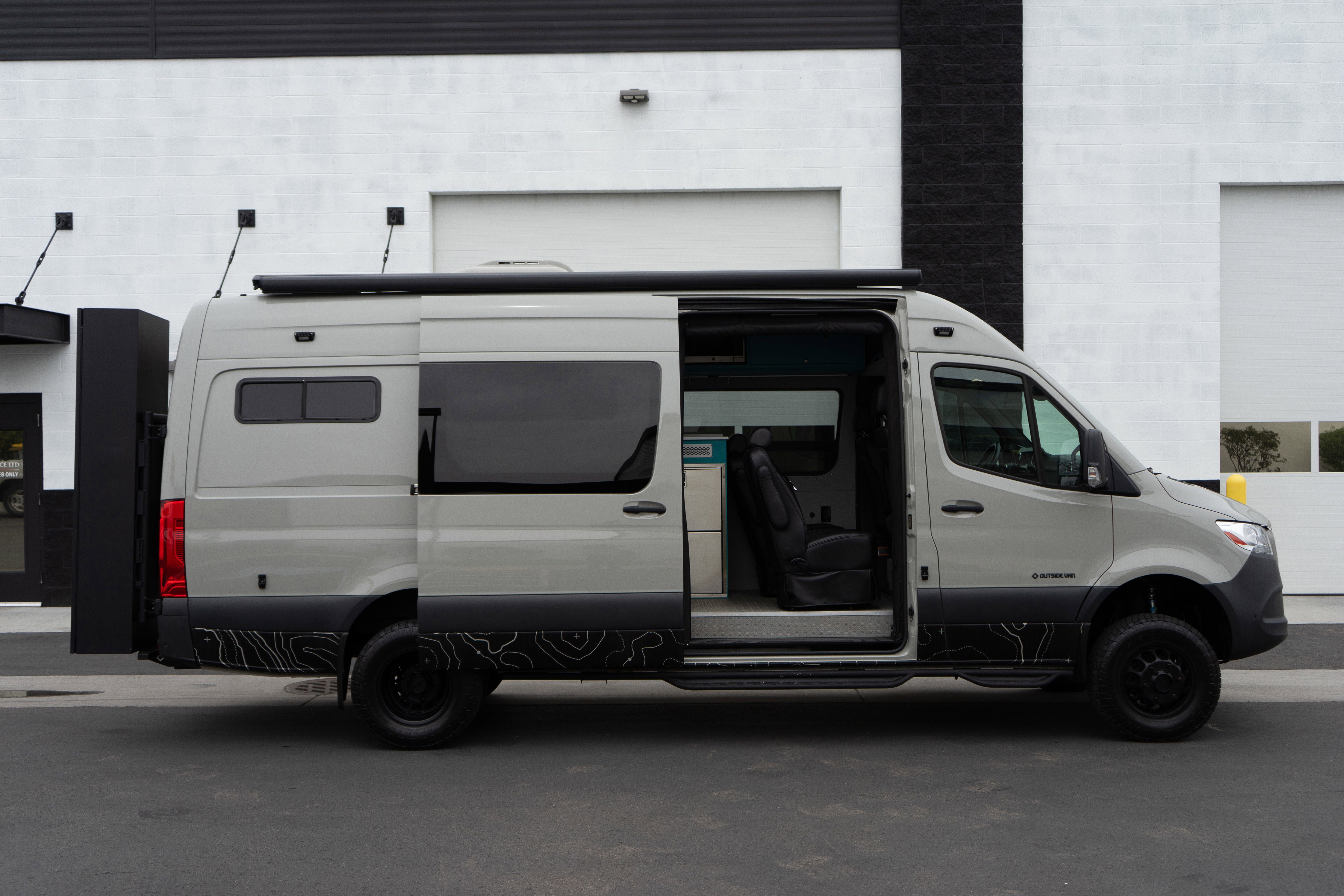 2020 Mercedes-Benz Sprinter Crew Van Base