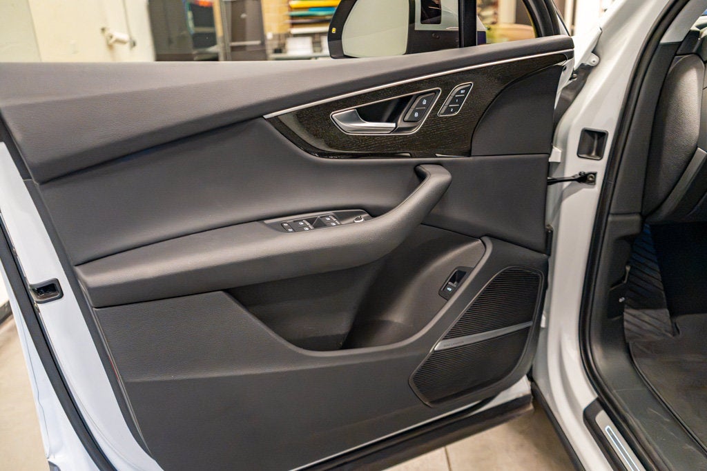 2022 Audi Q7 Premium Plus