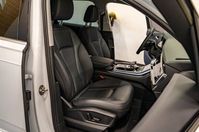 2022 Audi Q7 Premium Plus