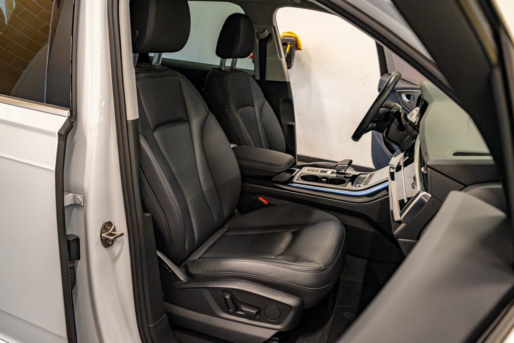 2022 Audi Q7 Premium Plus