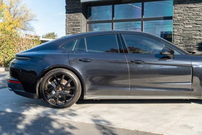 2025 Porsche Panamera 4