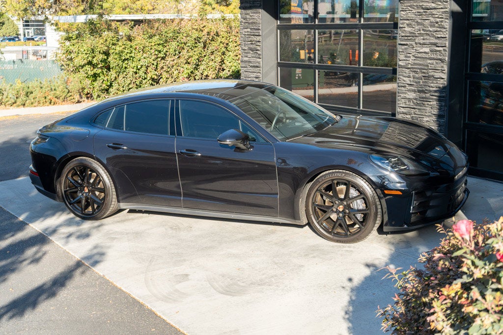 2025 Porsche Panamera 4
