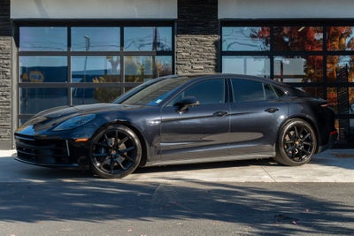 2025 Porsche Panamera 4
