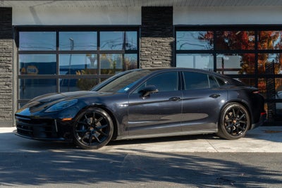 2025 Porsche Panamera 4
