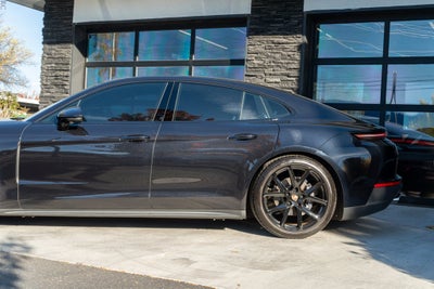 2025 Porsche Panamera 4